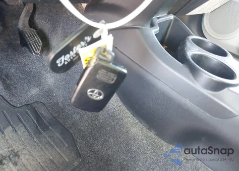 2013 Toyota Prius C Four z USA, uszkodzony, nr VIN JTDKDTB35D1053850